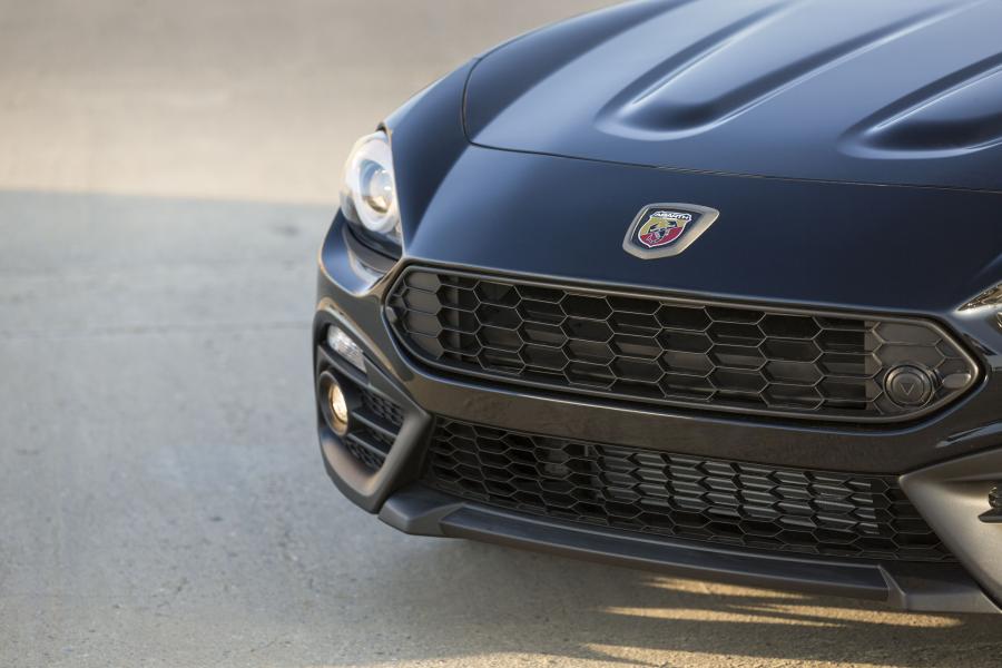 Детали экстерьера Abarth 124 Spider Scorpione (348) 2017 года  (фото 11 из 28)